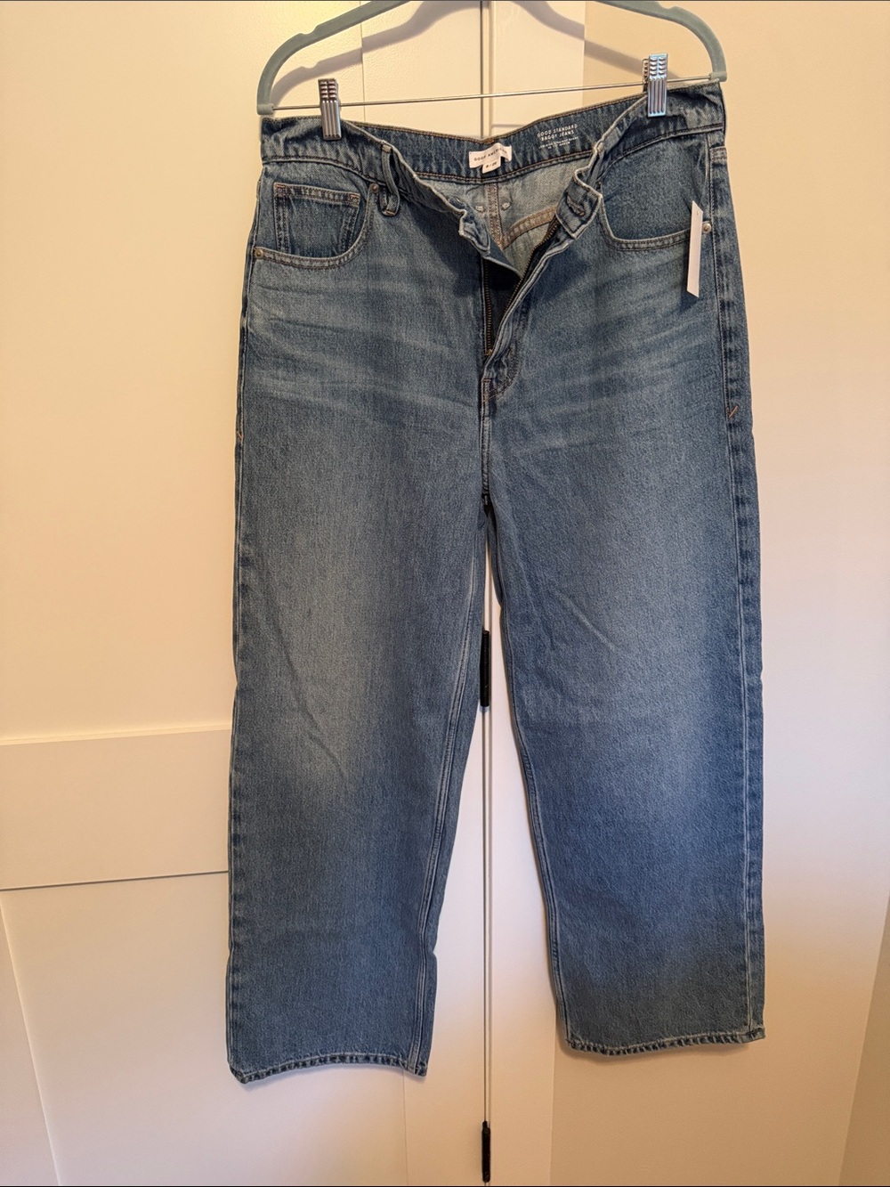 Good American Wide-Leg Jeans in Medium Blue Wash